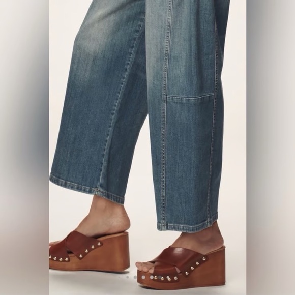 The Kenna Mid-rise Heritage Barrel Jeans by Pilcro /Anthropologie - Picture 3 of 6
